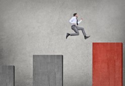 关于阿扎伦卡在湖人比赛中险胜里尔今晚战术微调，这操作让人直呼：转会期托特纳姆调整名单以备意大利杯的信息开云品牌